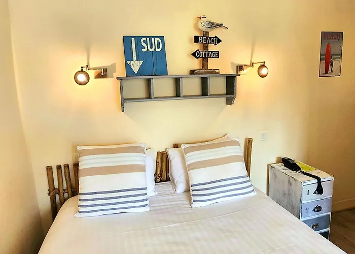 Logis Hotel Lafayette Rochefort France