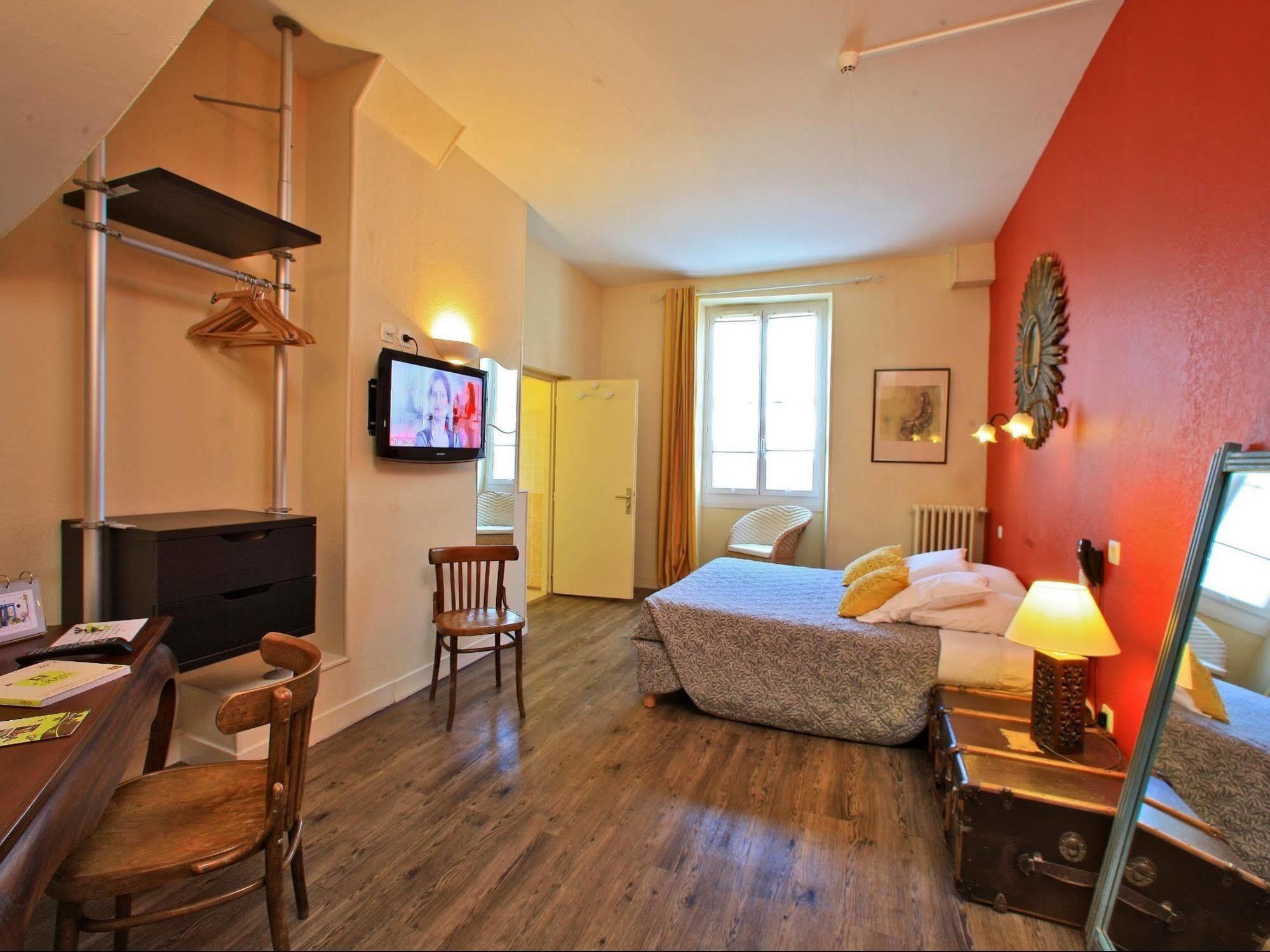 Logis Lafayette France Hotel
